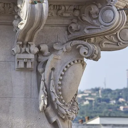 Ξενοδοχείο με διαμερίσματα Palace 4*