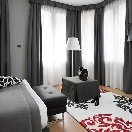 Palace Aparthotel 4*
