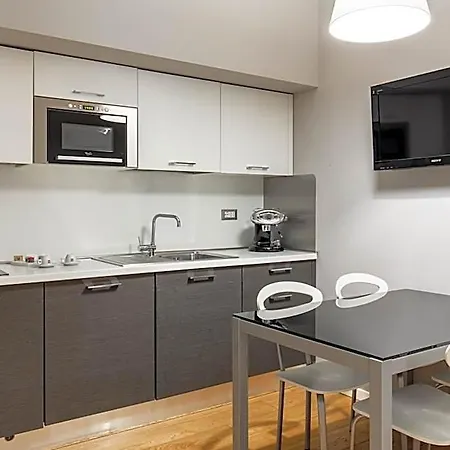 Palace Aparthotel 4*