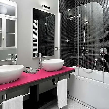 Palace Aparthotel 4*